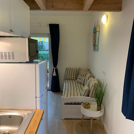 Maisonnette La Coti H5 Avec Piscine Interieure Chauffee, A 400 M De La Plage Et Menage De Fin Sejour Compris Saint-Georges-d'Oleron Exteriör bild