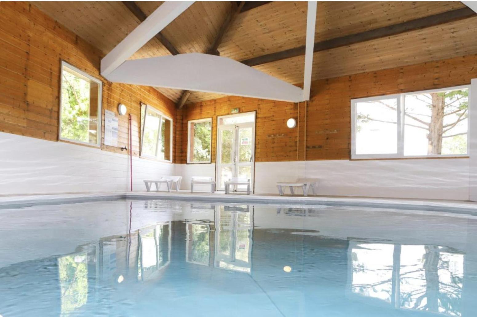 Maisonnette La Coti H5 Avec Piscine Interieure Chauffee, A 400 M De La Plage Et Menage De Fin Sejour Compris Saint-Georges-d'Oleron Exteriör bild
